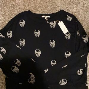 Skull shirt w tags (brand new)